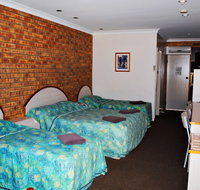Albert Park Motor Inn - Holiday Adelaide