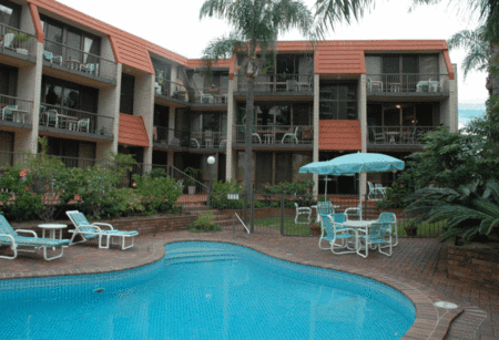 Surfspray Court Holiday Apartments - Holiday Adelaide 0