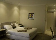 Lincoln Cottage Motor Inn - Holiday Adelaide 1
