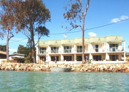 Merimbula Lake Apartments - Holiday Adelaide 2