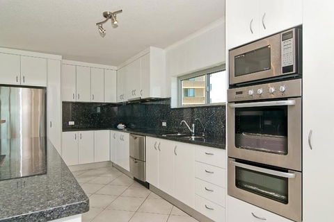Chateau Royale Beach Resort - Holiday Adelaide 3
