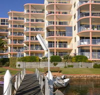 On The River Apartments - Holiday Adelaide
