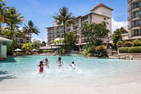 Novotel Cairns Oasis Resort - Holiday Adelaide 2