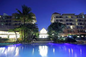 Novotel Cairns Oasis Resort - Holiday Adelaide 5