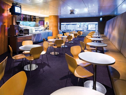 Travelodge Phillip Street - Holiday Adelaide 4