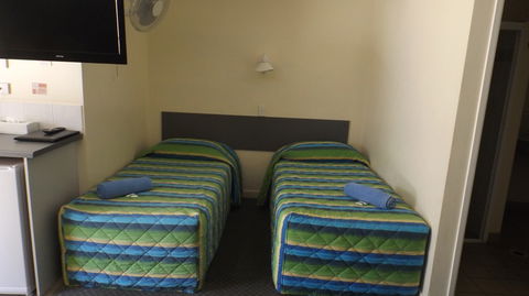Central Point Motel - Holiday Adelaide 2