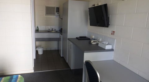 Central Point Motel - Holiday Adelaide 3