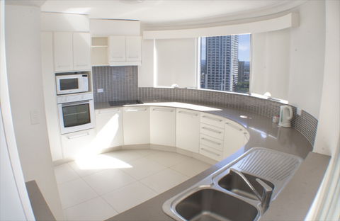 Zenith Apartments - Holiday Adelaide 7