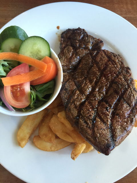 Friendly Inn Hotel - Holiday Adelaide 0