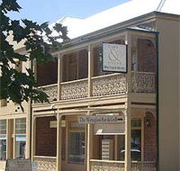 Cobb  Co Court Boutique Hotel - Holiday Adelaide