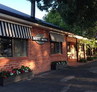 Moyhu Hotel - Holiday Adelaide
