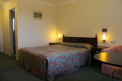 Colonial Motor Inn - Lithgow - Holiday Adelaide 8