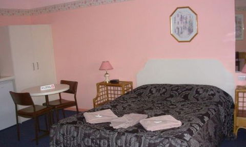 Roundhouse Motel - Holiday Adelaide 4