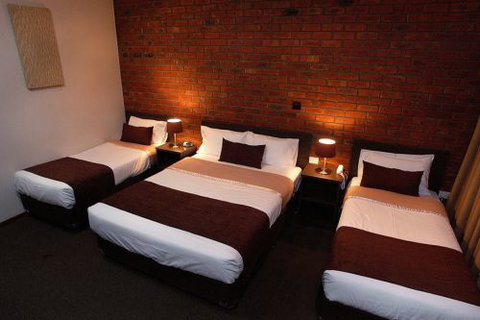 Ploughmans Motor Inn - Holiday Adelaide 2