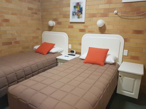 Cousins Motor Inn - Holiday Adelaide 14