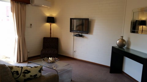 Cousins Motor Inn - Holiday Adelaide 15