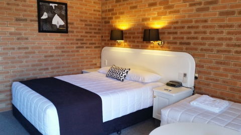 Cousins Motor Inn - Holiday Adelaide 16