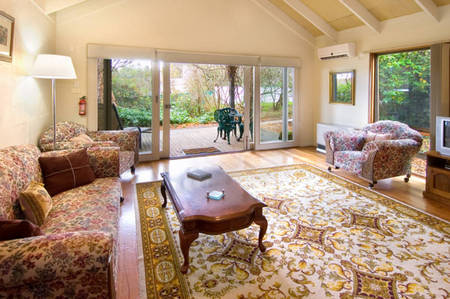 Double Nut Chalets - Holiday Adelaide 0