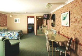 Cardiff Motor Inn - Holiday Adelaide 1