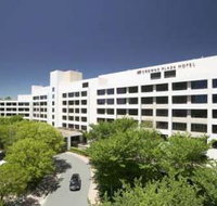 Crowne Plaza Canberra - Holiday Adelaide