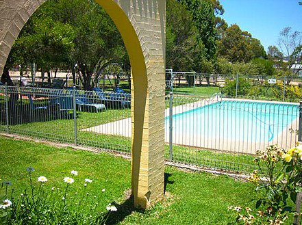 Tarcutta Halfway Motor Inn - Holiday Adelaide 3