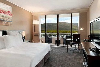 Hilton Cairns - Holiday Adelaide 0