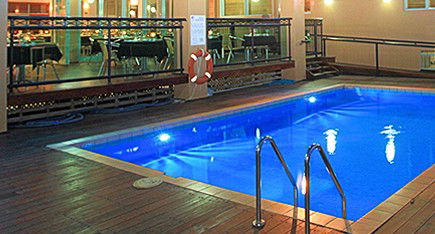 Burnett Riverside Motel - Holiday Adelaide 0
