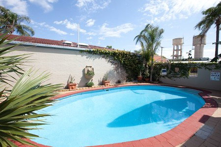 The Town House Motor Inn - Sundowner Goondiwindi - Holiday Adelaide 1