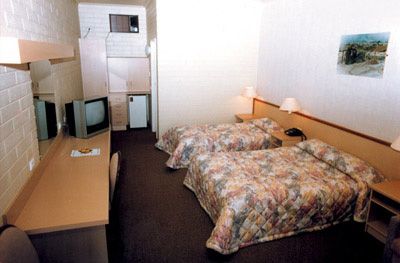 Opal Inn Hotel Motel And Tourist Park - Holiday Adelaide 1