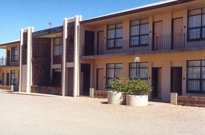 Opal Inn Hotel Motel And Tourist Park - Holiday Adelaide 2