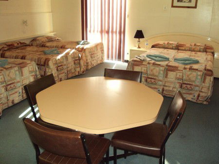 Leongatha Motel - Holiday Adelaide 1