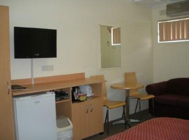 Motel 617 - Holiday Adelaide 1