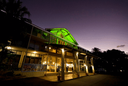 Club Crocodile Airlie Beach - Holiday Adelaide
