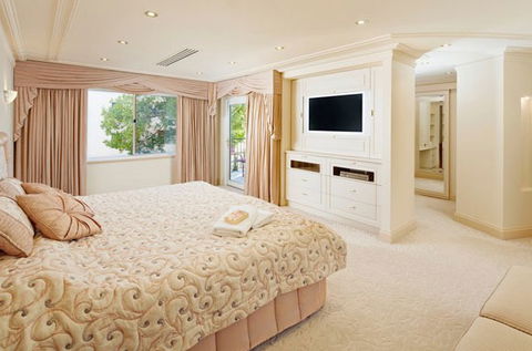 The Peninsula - Holiday Adelaide 0