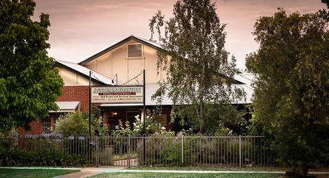 Millies Guesthouse & Serviced Apartments - Holiday Adelaide 0
