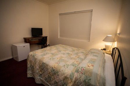 Millies Guesthouse & Serviced Apartments - Holiday Adelaide 2