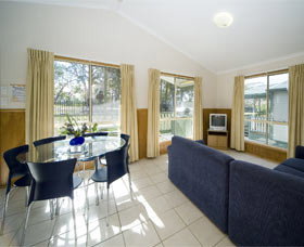 Swan Lake Holiday Park - Holiday Adelaide 0