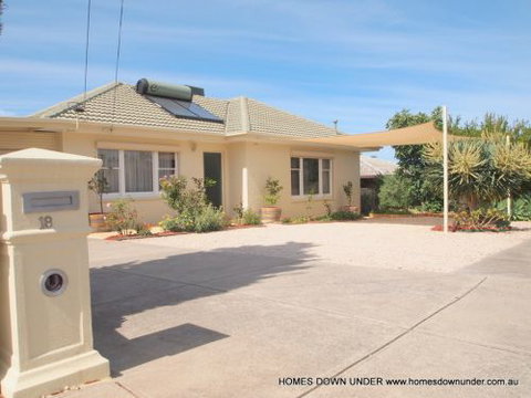 Homes Down Under - Holiday Adelaide 3
