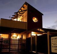 Black Dolphin Luxury Accommodation - Holiday Adelaide