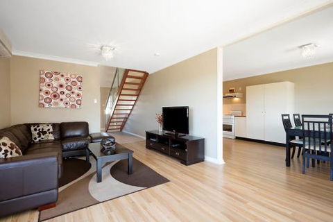 Eden Holiday Rentals - Holiday Adelaide 3
