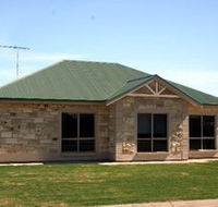 Juno Court Holiday Retreat - Holiday Adelaide