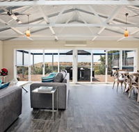 Coral Sands Luxury Beach House - Holiday Adelaide