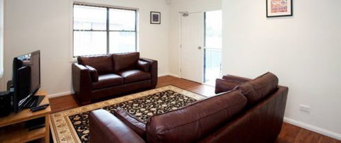 Executive Oasis Narribri Serviced Apartments - Holiday Adelaide 0