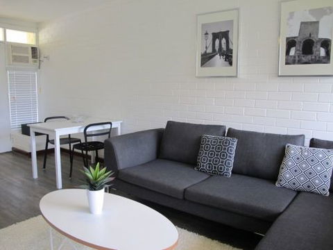 Staywest Apartments - Holiday Adelaide 5