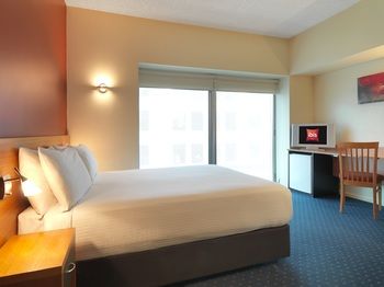 Ibis Melbourne Little Bourke Street - Holiday Adelaide 12