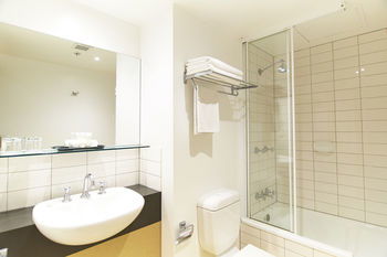 Ibis Melbourne Little Bourke Street - Holiday Adelaide 17