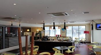 Ibis Newcastle - Holiday Adelaide 22