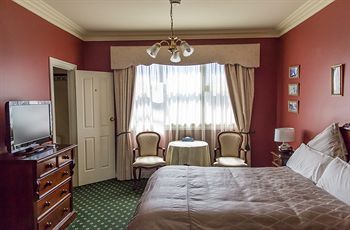 Toorak Manor - Holiday Adelaide 3