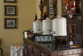 Toorak Manor - Holiday Adelaide 4