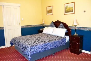 Toorak Manor - Holiday Adelaide 17